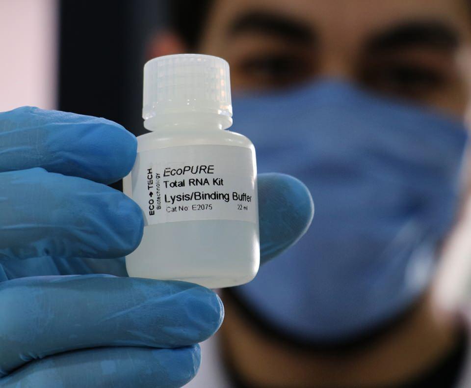 <p>Atat&uuml;rk &Uuml;niversitesi Teknokent yerleşkesinde &ccedil;alışma yapan Erzurum Teknik &Uuml;niversitesinde (ET&Uuml;) g&ouml;revli 3 akademisyen, Sanayi ve Teknoloji Bakanlığına bağlı T&Uuml;BİTAK ile K&uuml;&ccedil;&uuml;k ve Orta &Ouml;l&ccedil;ekli İşletmeleri Geliştirme ve Destekleme İdaresi Başkanlığı (KOSGEB) desteğiyle 2018 yılında "EcoTech Biyoteknoloji" isimli firma kurdu.</p>

<p>&nbsp;</p>
