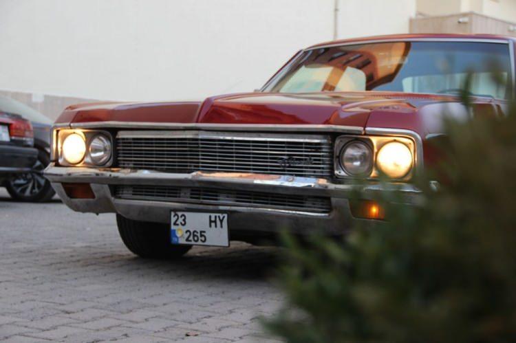 <p>Elazığ’da klasik araba tutkunu Halis Yüksel,1970 model olan gözü gibi baktığı “Chevrolet” marka otomobiline 350 bin TL verilmesine rağmen satmadı.</p>

<p> </p>
