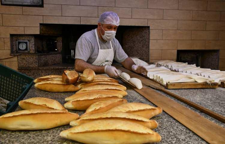 Bahaneleri bitmiyor! Ekmeğe kafalarına g&ouml;re zam yaptılar