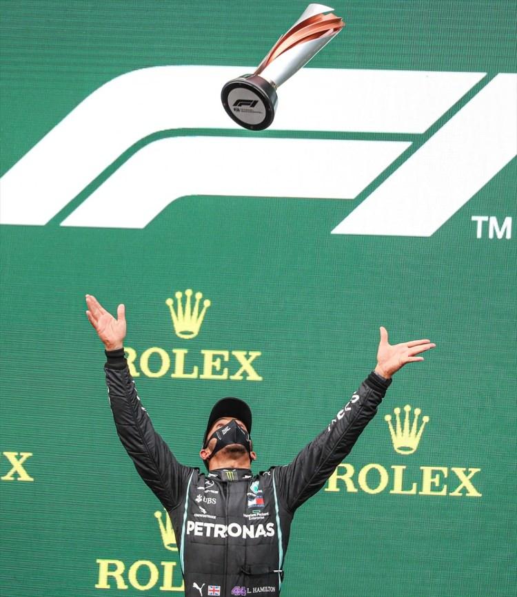 <p>Formula 1 DHL Türkiye Grand Prix'sini, Mercedes takımının Büyük Britanyalı pilotu Lewis Hamilton kazandı.</p>

<p> </p>
