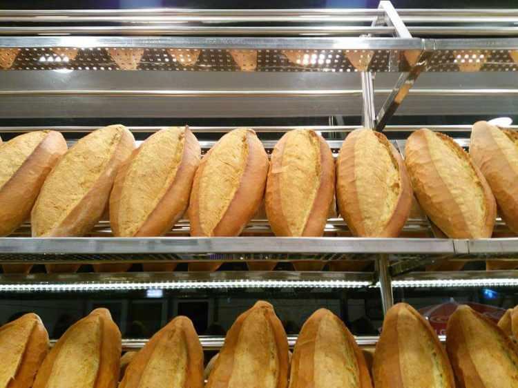 Bahaneleri bitmiyor! Ekmeğe kafalarına g&ouml;re zam yaptılar