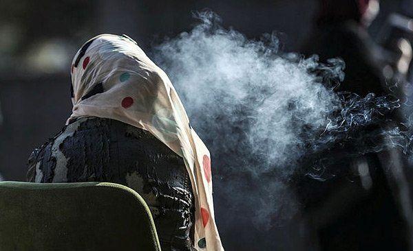 <p><strong>"VİRÜSÜ TAŞIYANLAR DIŞARIDA DOLAŞIP SİGARA İÇİYOR!"</strong></p>
