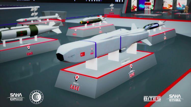 <p>SAR 762 MT, 7,62x51 milimetre mayonlu mühimmat kullanan ve tam otomatik atış yapabilen makinalı tüfek olarak geliştirildi. Üç farklı modeli bulunan silahtan SAR 762 A modeli araç üstü (SARP, STAMP ve benzeri) kullanım için, SAR 762 B modeli piyade tipi kullanım için ve SAR 762 C modeli Altay tankında ana muharebe tankına eş eksenli kullanım için tasarlandı.</p>
<p> </p>
<p> </p>