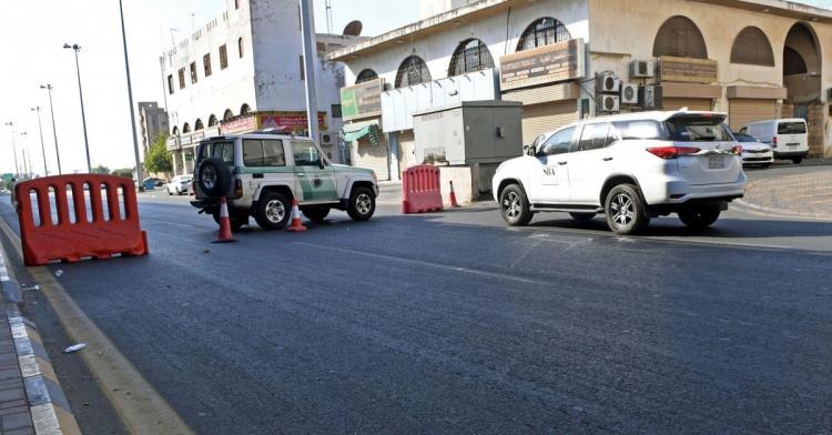<p>Suudi Arabistan resmi ajansı SPA'nın haberine göre, Mekke Emirliğinden yapılan yazılı açıklamada, "Emniyet birimleri, Fransız konsolosun Cidde kentinde bir törene katıldığı sırada gerçekleştirilen korkakça saldırıyla ilgili soruşturma başlattı." ifadeleri kullanıldı.</p>

<p> </p>
