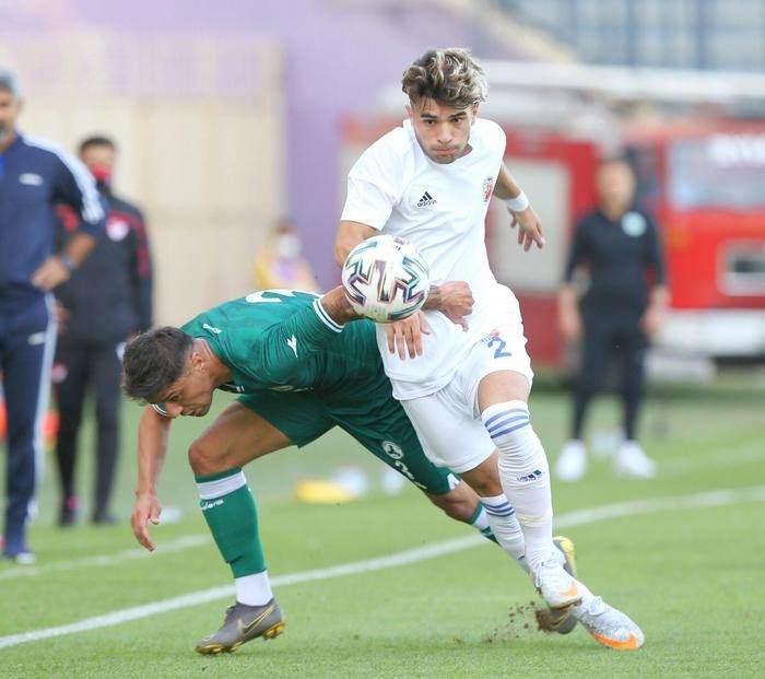 <p>Ali Ülgen - Ankaraspor</p>
<p>Galatasaray alt yapısından yetişen 21 yaşındaki oyuncu TFF 1. Lig'de bu sezon 8 maçta forma giydi ve son Bursaspor maçında beraberliği getiren asisti yapmıştı. Daha önce ismi Trabzonspor ile anılmıştı, Süper Lig takımları yakından takip ediyor. </p>
