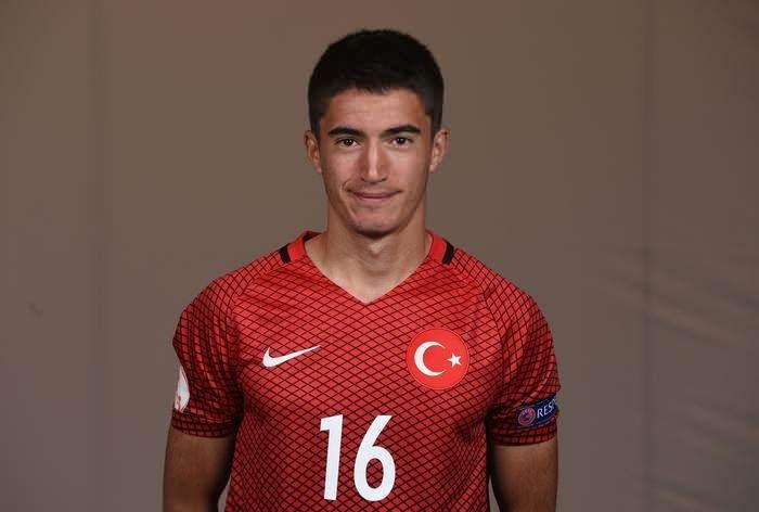 <p>Egehan Gök - İstanbulspor</p>
<p>20 yaşındaki oyuncu merkez orta saha olarak görev yapıyor. Bu sezon ilk 8 haftada yaptığı iki asistle dikkat çekti. Genç oyuncu Altınordu alt yapısında yetişti.</p>