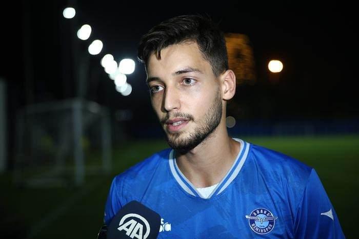 <p>Tayyib Talha Sanuç - Adana Demirspor</p>

<p>20 yaşındaki Tayyib 188 boyunda ve stoper olarak görev yapıyor. Karabükspor alt yapısında yetişti. 2017-2018 sezonunda genç yaşta Karabükspor formasıyla Süper Lig'de de şans bulmuştu.</p>
