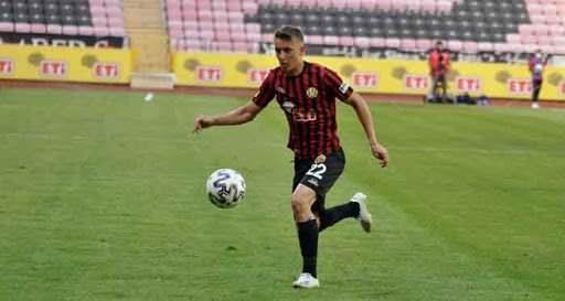 <p>Bilal Ceylan - Eskişehirspor</p>
<p>17 yaşındaki futbolcu bu sezon TFF 1. Lig'de 8 maçta forma giydi. Genç oyuncu sağ bek olarak görev yapıyor. Genç oyuncuyu Fenerbahçe takipten ediyor.</p>