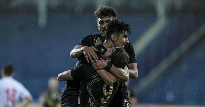 <p>Doğukan Efe - Ankaraspor</p>
<p>19 yaşındaki orta saha bu sezon Ankaraspor formasıyla 9 maçta forma giydi. Ankaraspor ile 2014 yılına kadar sözleşmesi bulunan genç oyuncu 7 kez alt yaş gruplarında milli takım forması giydi.</p>