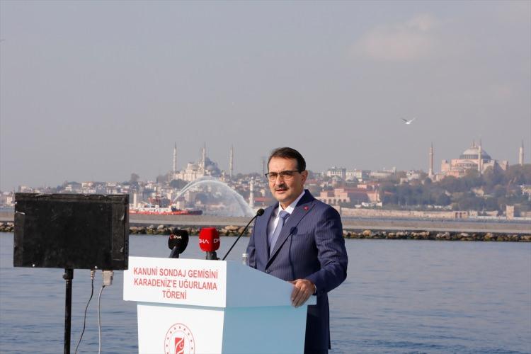 <p>Dönmez, Fatih sondaj gemisinin 31 Ekim itibarıyla Sakarya Gaz Sahası'nda bulunan Türkali-1 kuyusunda yeni sondajına başladığını ve bu kuyuda şu an itibarıyla 2 bin 600 metreye kadar indiğini açıkladı. </p>

<p> </p>
