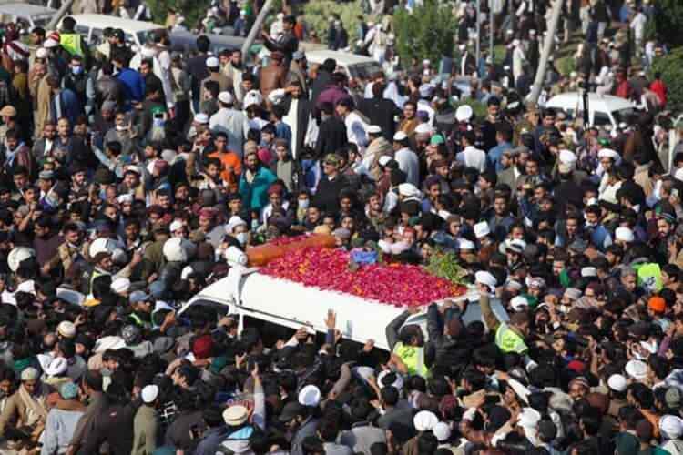 <p>Pakistan Tahrik-i Lebbeyk partisinin 54 yaşındaki lideri Hadim Hüseyin Rizvi, Perşembe günü kalp krizi geçirerek hayatını kaybetti.</p>
