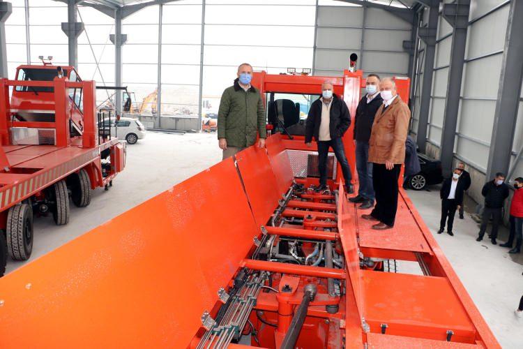 10 TIR'ın taşıdığı y&uuml;k&uuml; taşıyan ara&ccedil;, Almanya ve Kanada'dan sonra T&uuml;rkiye'de &uuml;retildi