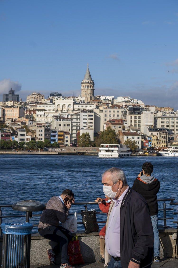 <p>İl Umumi Hıfzıssıhha kurullarınca, yerel yönetimler tarafından şehir içi toplu ulaşım araçlarındaki yoğunluğu azaltacak, seferlerdeki seyrekleşmeyi sağlayacak şekilde başta sefer sayılarının artırılması olmak üzere her türlü tedbirin alınması sağlanacak.</p>
<p> </p>