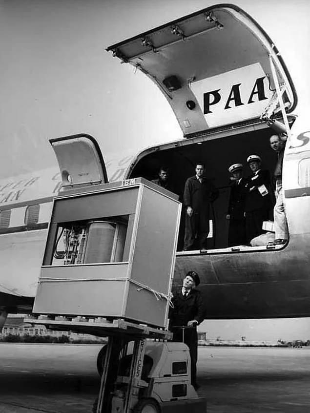 <p>1956 yılında uçağa yüklenen 5 megabaytlık bir sabit disk.</p>