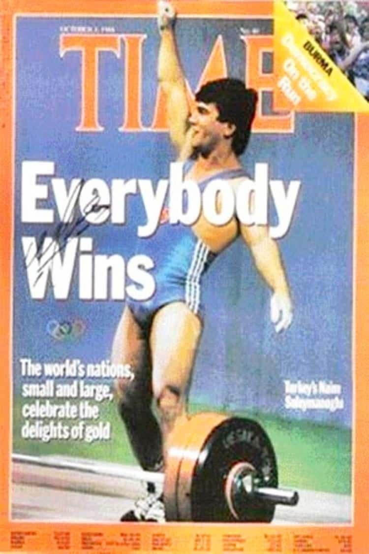 <p><strong>Time dergisine kapak olan ilk Türk sporcu </strong></p>
<p>1988 Seul Olimpiyatları'nda 9 dünya 5 olimpiyat rekoru kıran, ağırlığının 3 katından 10 kilo fazla 190 kilo kaldırarak 'dünyanın en iyi haltercisi' seçilen Naim Süleymanoğlu, 3 Ekim 1988'de "Everybody Wins" başlığıyla Time dergisine kapak oldu. </p>