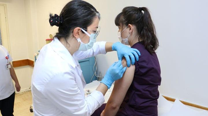 <p>Klein,” Eğer erkeklerdeki antikor seviyesindeki düşme kadınlardan daha hızlı bir şekilde düşüyorsa, bu onların kadınlardan daha sık aralıklarla aşı olması anlamına gelebilir” dedi.</p>