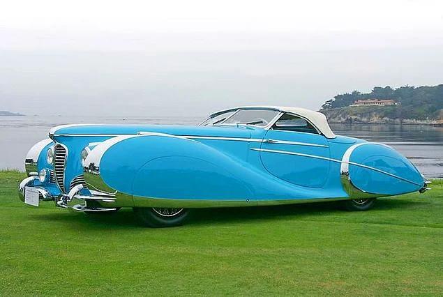 <p>Fransız, 'Delahaye 175s Roadster' model bir araba. 1949 yılında Paris'te bir otomotiv fuarında gösterildi ve sadece bir tane yapıldı. Geçtiğimiz günlerde bir açık artırmada 5 milyon dolara satıldı.</p>