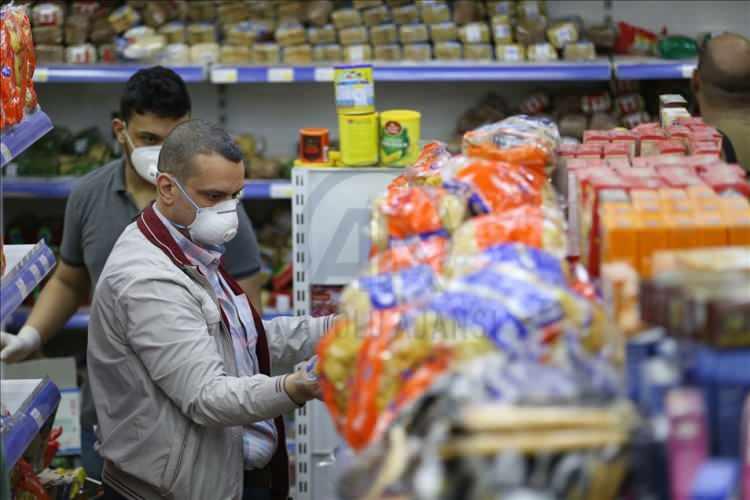 <p>Cevap 14: Tekel büfeleri, Genelgenin 1'inci maddesi kapsamında marketler için getirilen çalışma saati kısıtlamalarına (saat 10:00-20:00 arası çalışabilme) tabidir.</p>