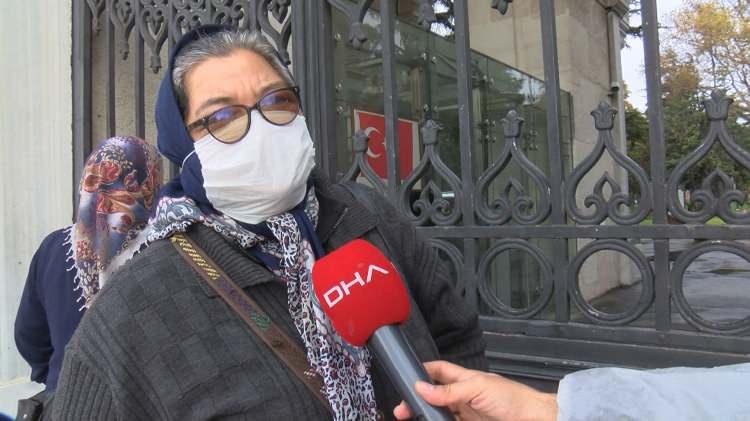 <p>Nuray Ertek ise, &ldquo;&Ccedil;ocuğum ehliyeti ile geldiği i&ccedil;in sınava kabul etmediler. Polis her zamanki gibi yardımımıza yetişti. Onu kaymakamlığa g&ouml;t&uuml;r&uuml;p yetiştirecek inşallah.&rdquo; şeklinde konuştu.</p>

<p>&nbsp;</p>
