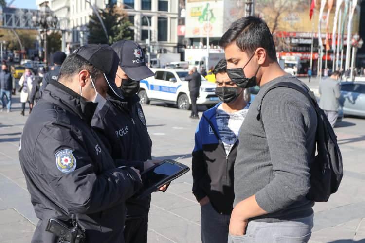 <p>Azınlık cemaatlerinin 65 yaş ve üzeri din adamlarının bu yaş grupları için kısıtlama öngörülen saatlerde dini vecibeleri yerine getirmelerinde herhangi bir kısıtlama bulunmamakta olup haricen izin alınmasına gerek yoktur.</p>
