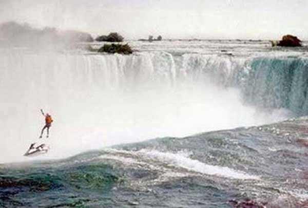 <p>Robert Overstacker, Niagara Şelalelerinden paraşütle atmaya çalıştı ancak paraşütü açılmadı. Bu fotoğraf çekildikten bir saat sonra hastanede öldü.</p>

<p> </p>
