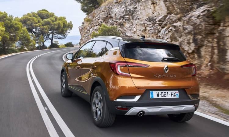 <p>Yeni Captur EDC versiyonlarında direksiyon simidinde F1 tarzı vites değiştirme kulakçıkları yer alıyor.</p>
