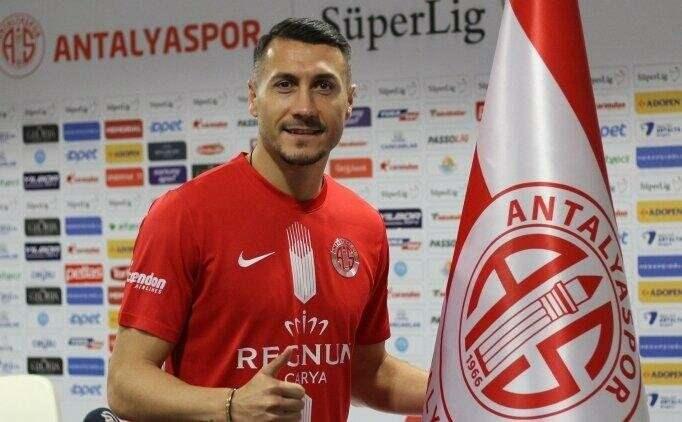 <p><strong>ADIS JAHOVIC (ANTALYASPOR)</strong></p>
