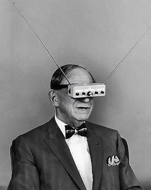 <p>1960 yıllarından televizyon gözlük.</p>