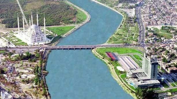 <p>6- Seyhan</p>

<p><strong>Seyhan</strong> ilçesi Adana’nın önemli bölgelerinden. Ev sahipliği yaptığı kişi sayısı <strong>796.286</strong>’dır.</p>

