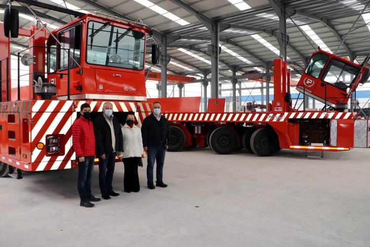 10 TIR'ın taşıdığı y&uuml;k&uuml; taşıyan ara&ccedil;, Almanya ve Kanada'dan sonra T&uuml;rkiye'de &uuml;retildi