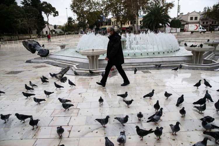 <p>Tekel büfeleri, Genelgenin 1'inci maddesi kapsamında marketler için getirilen çalışma saati kısıtlamalarına (saat 10:00-20:00 arası çalışabilme) tabidir.</p>
