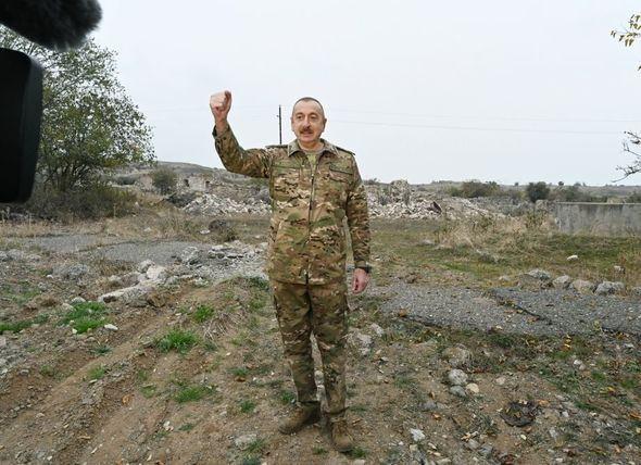 <p>Azerbaycan Cumhurbaşkanı İlham Aliyev, Ermeni işgalinden kurtarılan Füzuli ve Cebrayil şehirlerini ziyaret ederek, incelemelerde bulundu. </p>

<p> </p>
