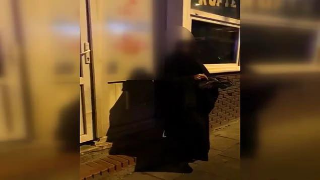 Korkun&ccedil; itiraf! Kedileri kesip yiyormuş!