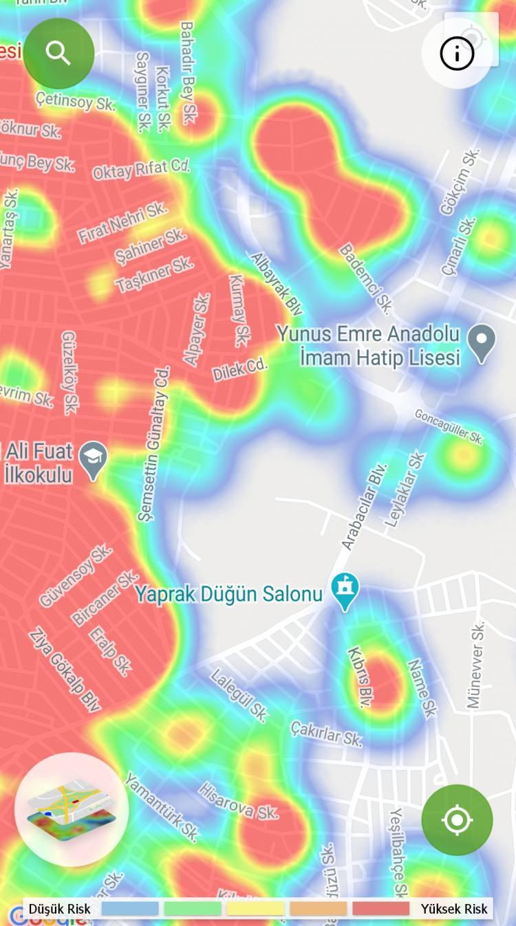 <p>Şu an elimde bir poşet tutuyorum ama 1 dakika önce bunu başkası tutuyordu. Bana bunu veren insan tutuyordu. Ben şu an elimi dezenfekte etmedim, risk altındayım. Bunun bilincindeyiz ama hayat da devam ediyor. Yapabileceğimiz en savunmalı şekilde kendimizi korumaya çalışıyoruz. Allah'a şükür başımdan böyle bir şey geçmedi, inşallah da böyle bir hastalığa yakalanmam" diye konuştu.</p>