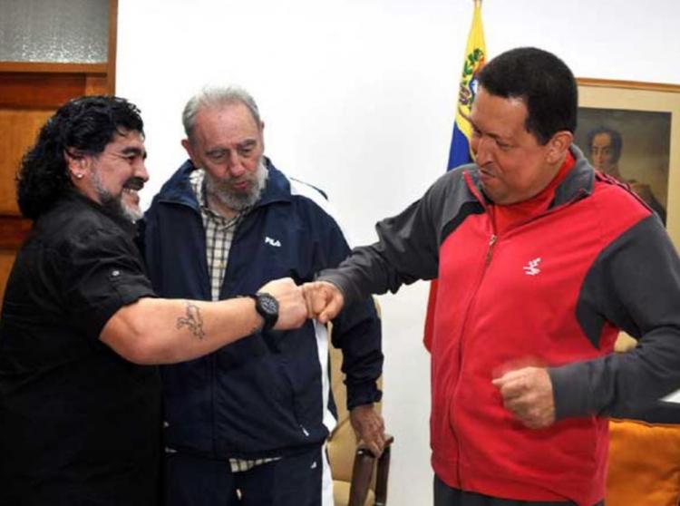 <p>Maradona, Fidel Castro ve Hugo Chavez</p>
