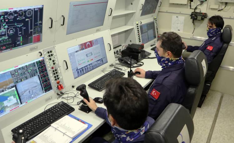<p>Yeni savaş stratejisi oluşturan İHA ve SİHA'lar, Suriye, Irak'ın kuzeyi, Libya ve son olarak da Dağlık Karabağ’da kullanılarak, Türkiye’nin bu alanda üstünlüğünü bir kez daha ortaya koydu.</p>

<p> </p>
