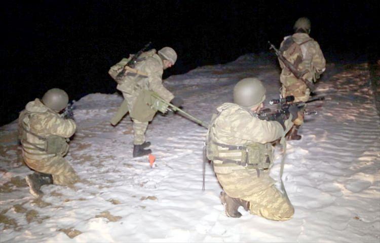<p> Ateşkes gereği 20 Kasım'da Ağdam'dan çekilen Ermenistan, Laçın'ı da 1 Aralık'a kadar Azerbaycan'a geri verecek. </p>
