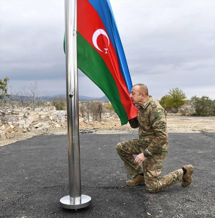 <p>Azerbaycan Cumhurbaşkanı İlham Aliyev, eşi Mihriban Aliyeva ile beraber işgalden kurtarılan Ağdam şehrine geldi.</p>
