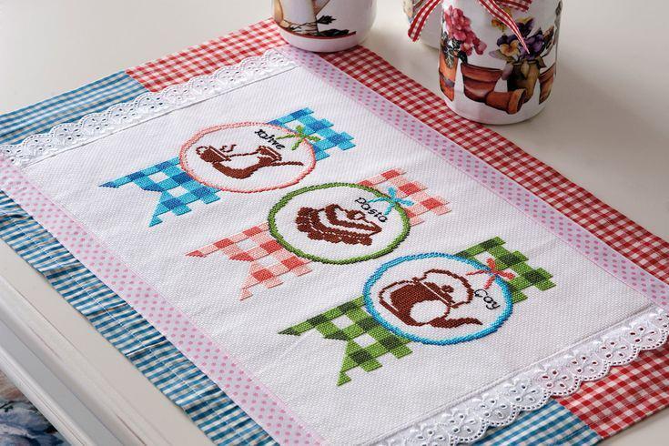 <p><span style="color:#000000"><strong>KANAVİÇE YAPMAK</strong></span></p>
<p><span style="color:#000000">Bir taslak alıp internet üzerinden yapımını izleyerek kanaviçe yapmayı öğrenebilirsiniz.</span></p>