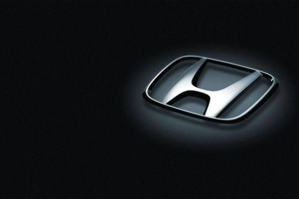 <p>Honda Civic 2000 48.000<br />
</p>