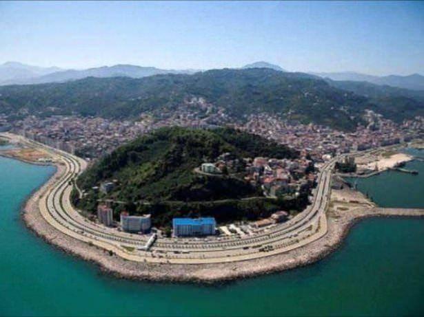 <p>GİRESUN<br />
<br />
448.400 kişi.</p>