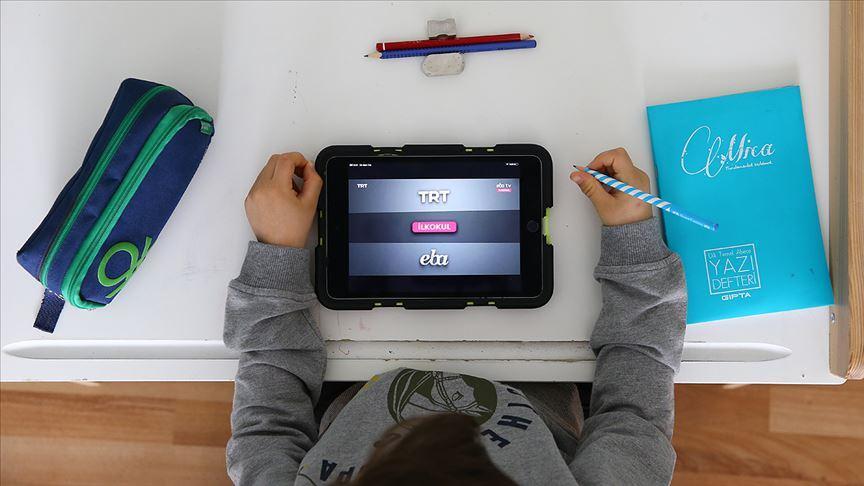 Milli Eğitim Bakanı Sel&ccedil;uk'tan uzaktan eğitim a&ccedil;ıklaması! S&uuml;rpriz 'sınav' kararı...