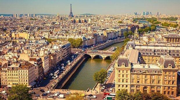 <p>Paris (Fransa)</p>

<p> </p>
