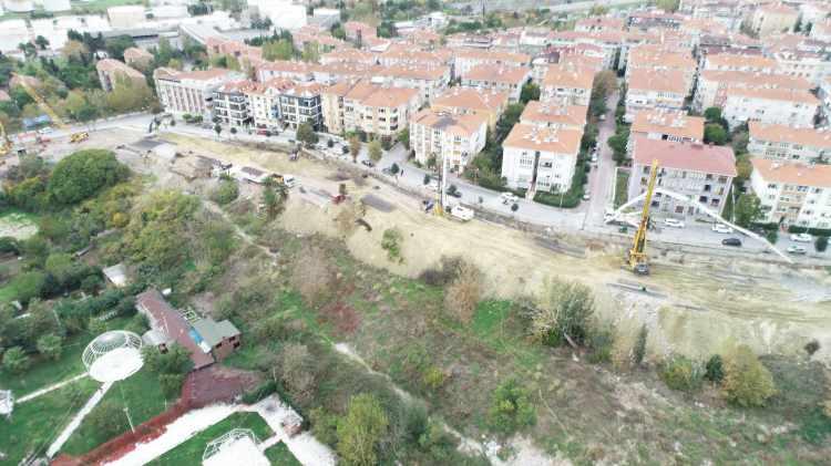 <p><strong>AFAD PROJE HAZIRLADI</strong><br />
<br />
İstanbul Valiliği İl Afet ve Acil Durum Müdürlüğü (AFAD), Ambarlı Mahallesi’nde ‘Afete maruz bölge’ olarak ilan edilen alandaki denize doğru yer kayması sorununu çözmek amacıyla bilim insanlarının da önerisi ile proje hazırladı. </p>