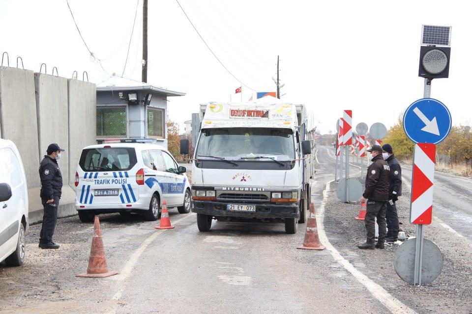 <p>Vatandaş kendi köyünde ve mahallesinde vaka olduğunu bilince daha temkinli ve dikkatli davranmaya başladı. </p>
