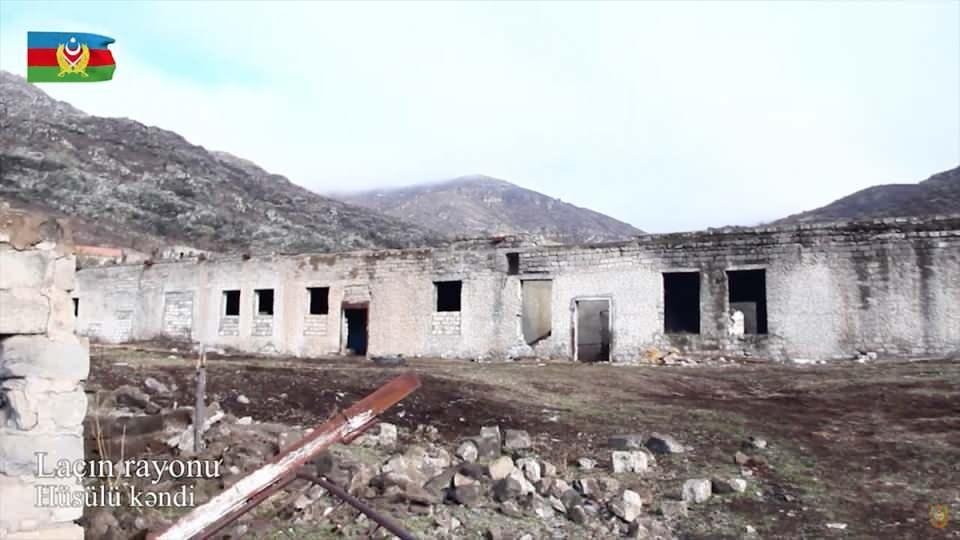 <p>Azerbaycan Savunma Bakanlığı, Ermenistan işgalinden kurtarılan Laçın şehrinin yeni görüntülerini yayınladı. </p>