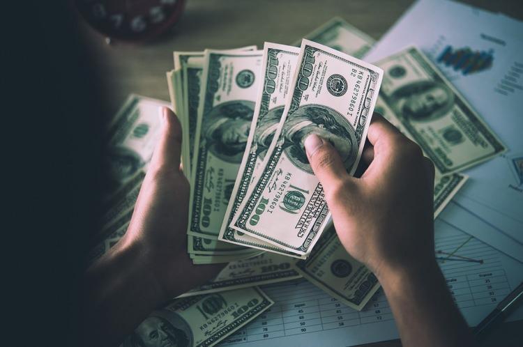 A&ccedil;ıklamalar peş peşe geldi! Bedelini dolar ve altın &ouml;d&uuml;yor