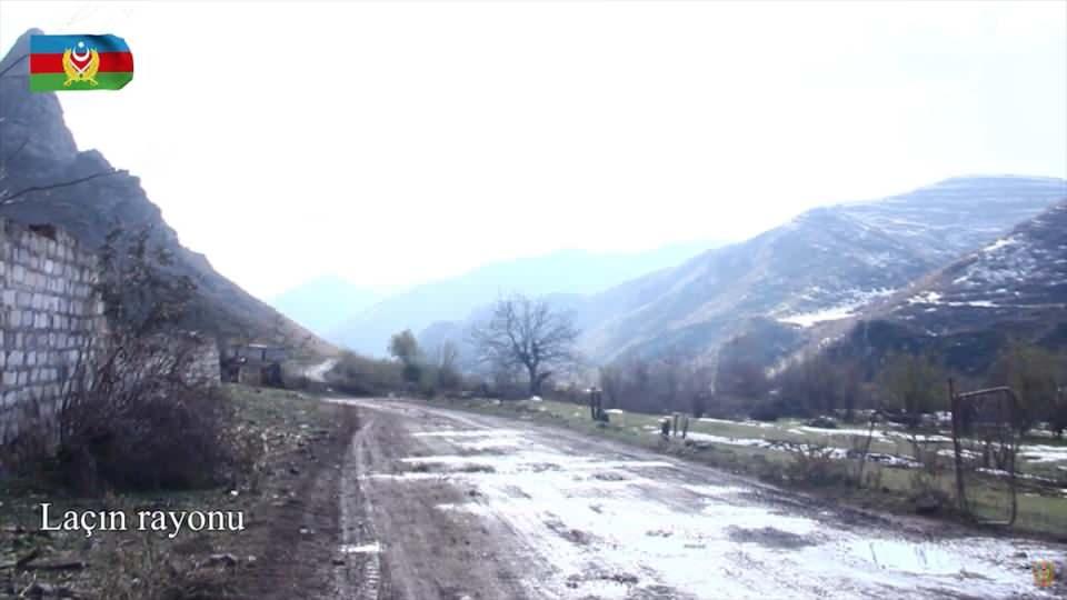 <p>Bakanlık görüntülerinde, askeri araçların bölgeye sevkiyatının devam ettiği görülüyor. </p>