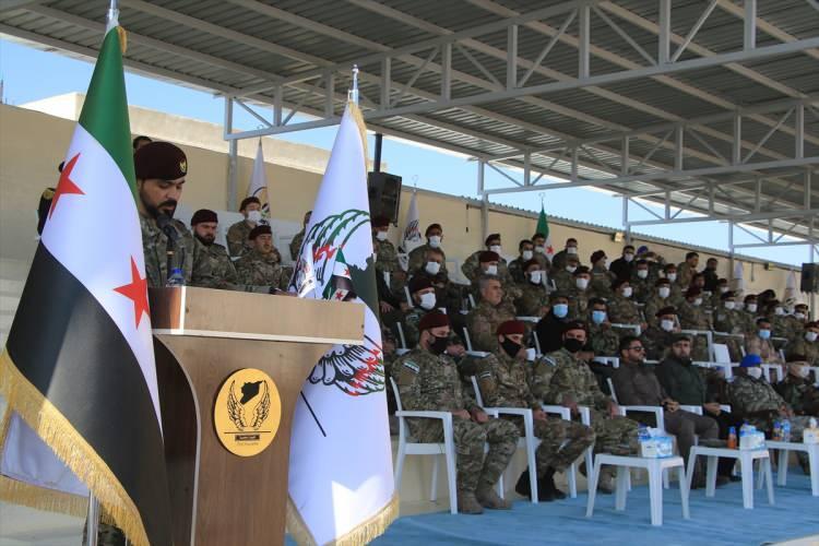 <p>Hamza Tümeni Özel Kuvvetleri saha komutanlarından Ebu Eş-Şeyh, Türkiye'nin terör örgütü DEAŞ'a karşı gerçekleştirdiği Fırat Kalkanı Harekatı sırasında 2016 yılında şehit olmuştu.</p>
