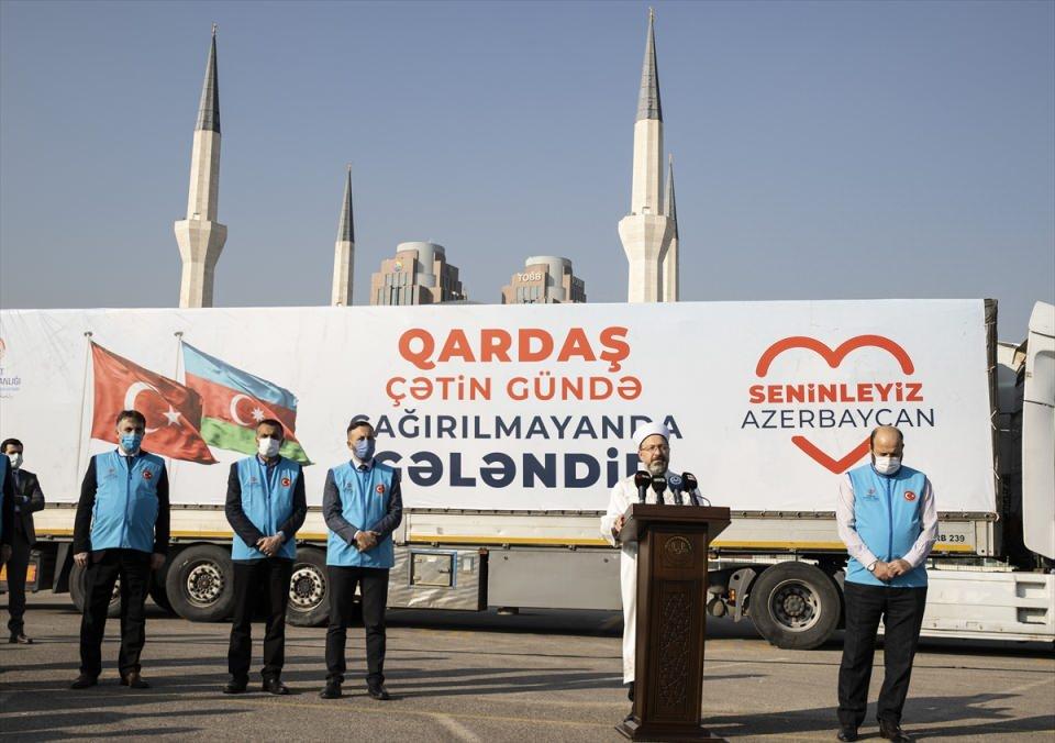 <p>Türkiye Diyanet Vakfı (TDV) tarafından hazırlanan gıda, oyuncak ve tıbbi malzemeleri taşıyan 6 tır, Azerbaycan'a gönderildi.</p>

<p> </p>

